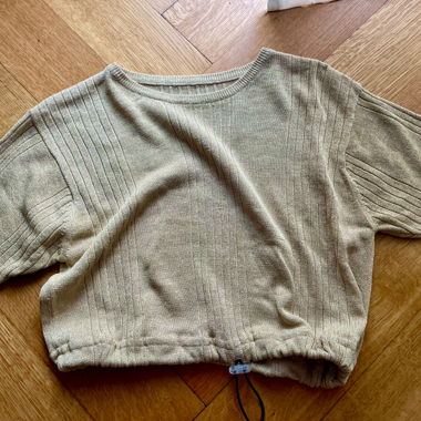 T-shirt crop dorata 