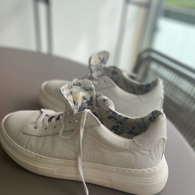 Sneakers in pelle bianche