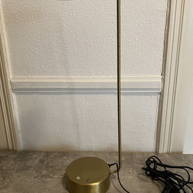 Goldene Stehlampe von Megal AG Meggen