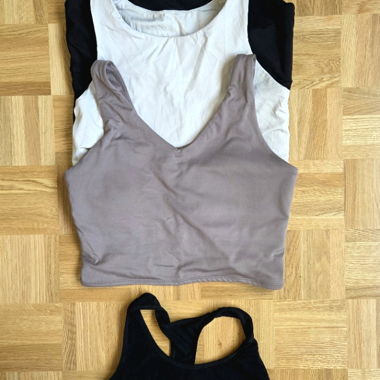 Set aus 4 Sport-BHs (FILA, H&M)