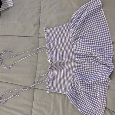 Top blu con stampa vichy