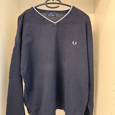 Pull col V bleu Fred Perry taille L