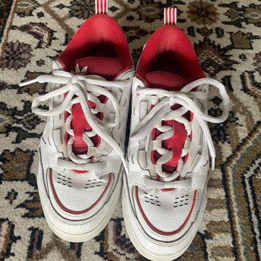 Baskets Adidas blanches/rouges