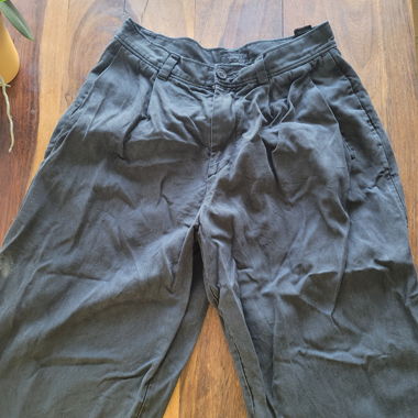 Schwarze Chinohose