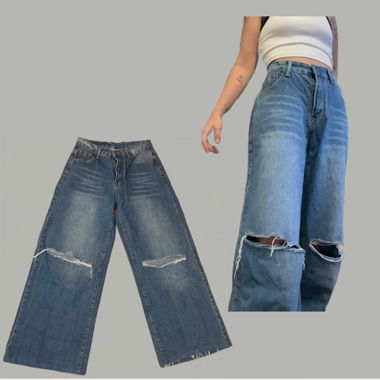 Baggy Jeans - mit Löchern an den Knien