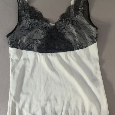 Spitzentop aus Seide