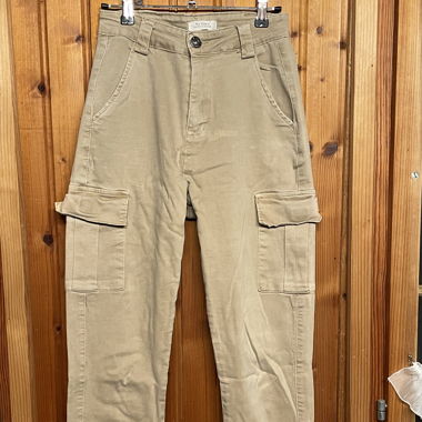 Beige Kargohosen