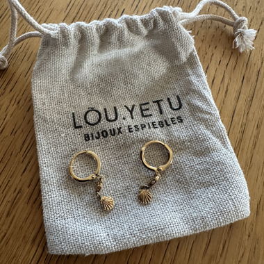 LOU.YETU Gold Shell Earrings