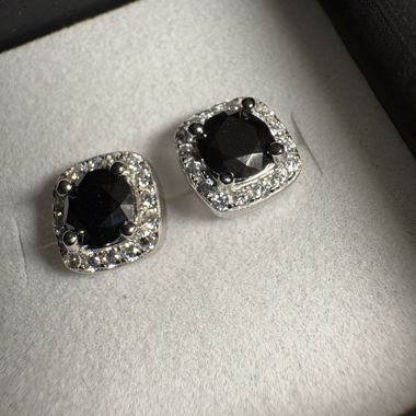 Boucles d'oreilles avec clous Black Stone en argent