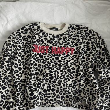 Zara Sweatshirt – Size M (Used, Good Condition)