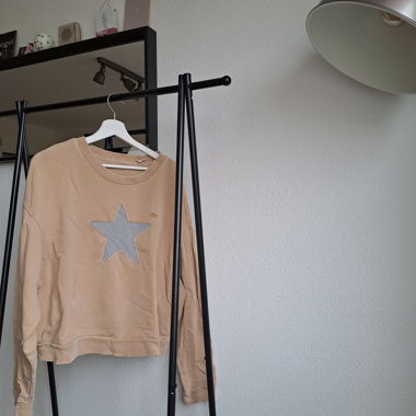 Pulli Levis