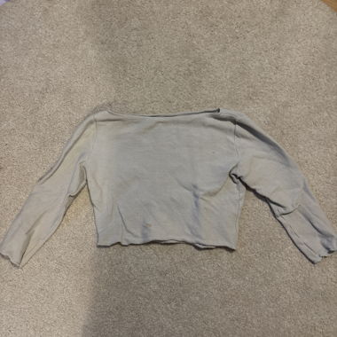 Top a maniche lunghe grigio chiaro