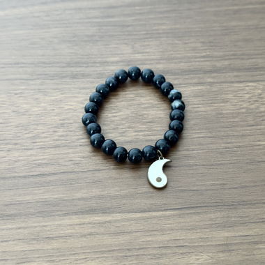 Schwarzes armband