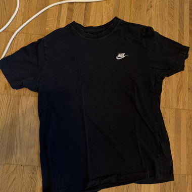 T-Shirt Nike noir