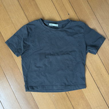 graues crop top