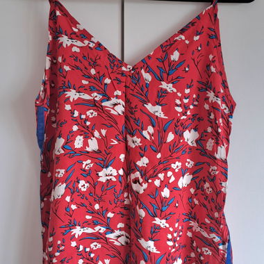 Top a bretelline sottili rosso floreale