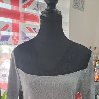 T-shirt avec dentelle 