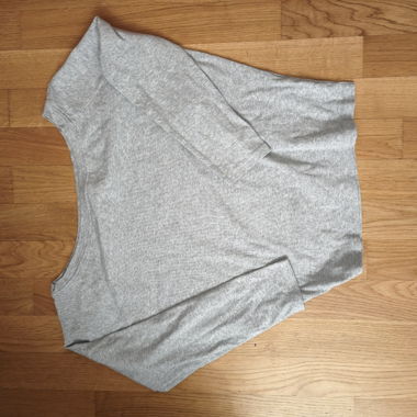 Graues Langarmshirt Off shoulder 