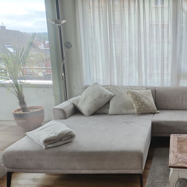 Hochwertiges Ecksofa in Beige