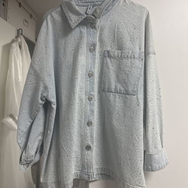 Chemise en jean oversize avec strass, bleu clair