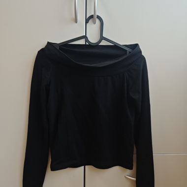 Schwarzes Off-Shoulder Oberteil