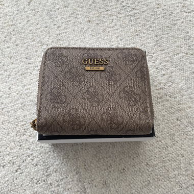GUESS Wallet