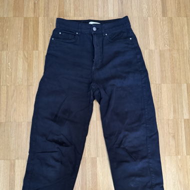 Black mom jeans