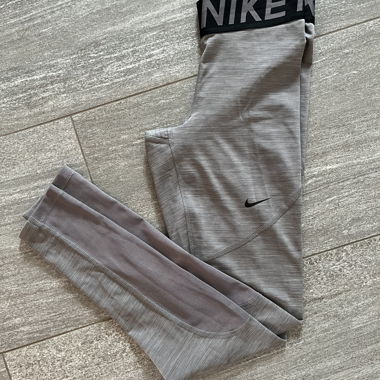 Leggings sportivi Nike grigi