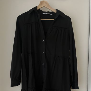Schwarzes Kleid