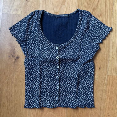Brandy Melville Florales Top