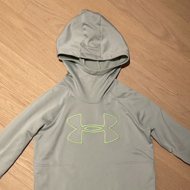 UNDER ARMOUR HOODIE