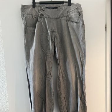 Jeans Nikita Gr. 32“ Länge 34