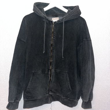 Felpa nera con zip e cappuccio