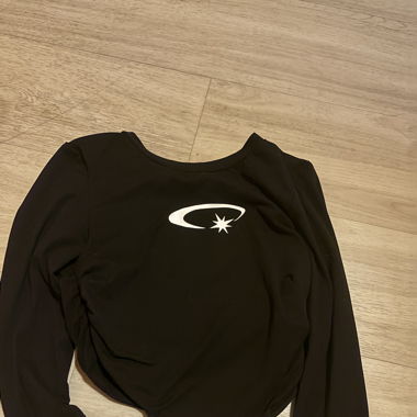 black longsleeve (crop)