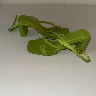Sandales vert fluo à talon
