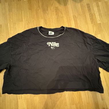 Nike Cropped T-Shirt black XXL