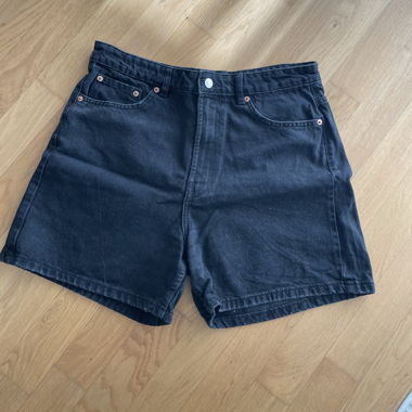 ZARA schwarze Jeansshorts EUR 44