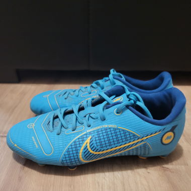 Crampons foot nike Mercurial 