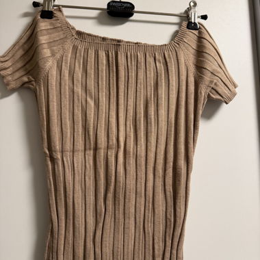 beige top 