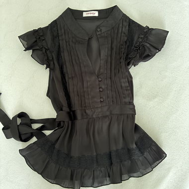 Black blouse 