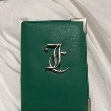 JUICY COUTURE PASSPORT CASE, GREEN