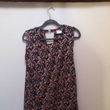 farbiges Kleid