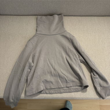 Grey turtleneck