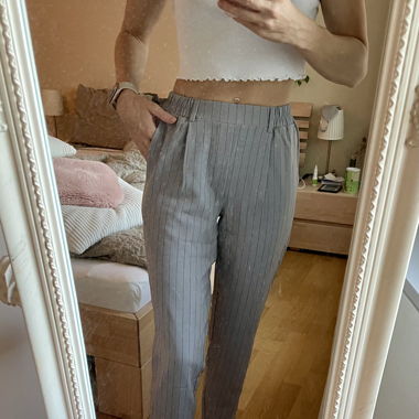 Hose grau