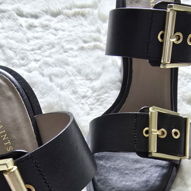 AllSaints Mules mit 2 Riemen und goldenen Schnallen