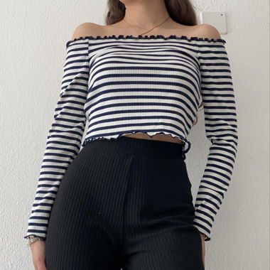 Off shoulder crop top