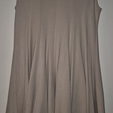Abito trapezio smanicato beige