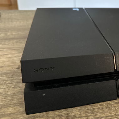 PLAYSTATION 4 