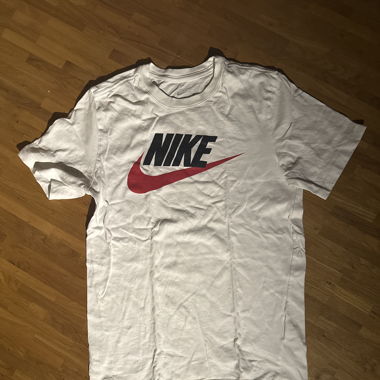 weisses Nike T-Shirt