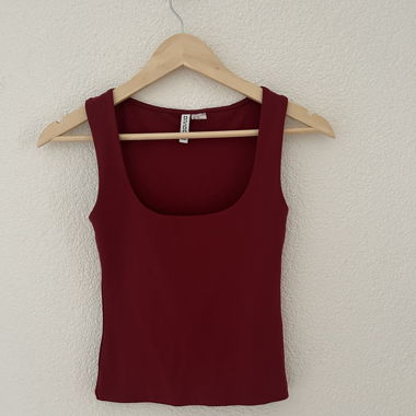 Bordeaux red top